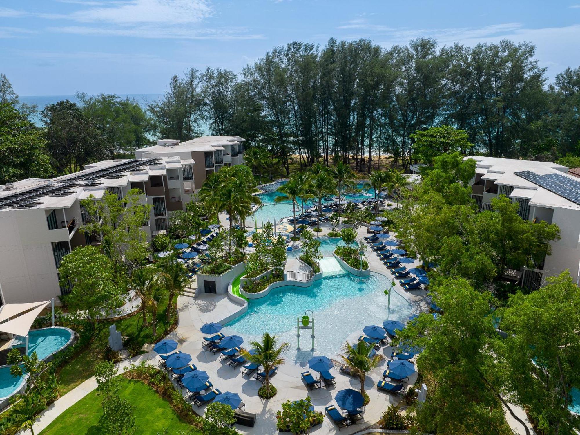 Le Meridien Phuket Mai Khao Beach Resort Exterior photo