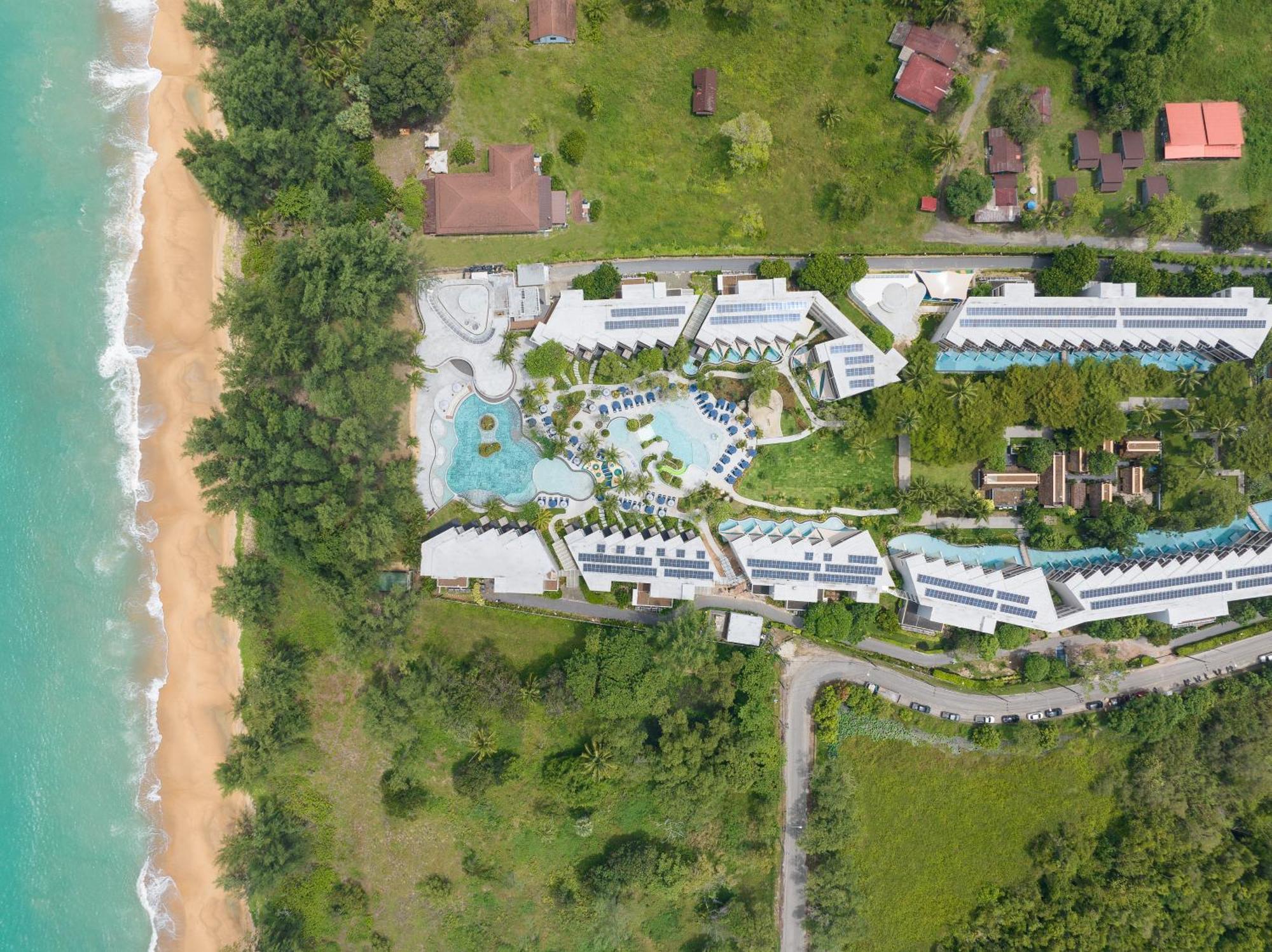 Le Meridien Phuket Mai Khao Beach Resort Exterior photo